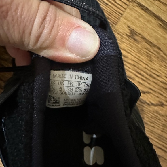 Adidas Ultraboosts - Picture 3 of 5